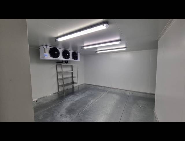 225M² FACTORY TO LET IN SALT RIVER